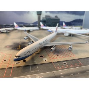 China Airlines 中华航空 Airbus A340-300 B-18802 1997s colors. With rolling gears. AC4B18802 AeroClassics 1:400