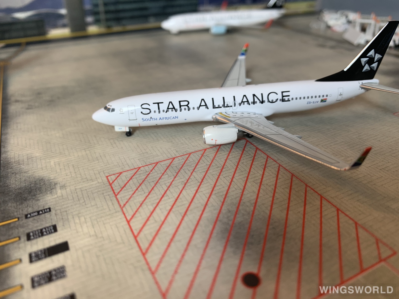 Witty 1:400 WT4738020 South African Airways 南非航空 Boeing 737-800 ZS-SJV