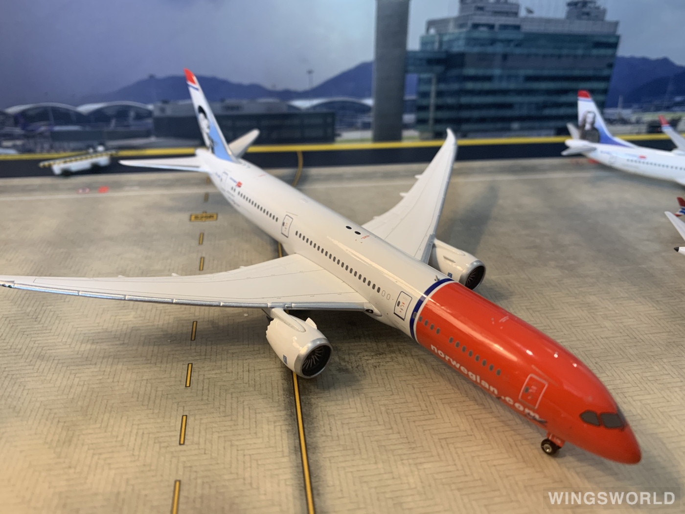 Phoenix 1:400 PH11247 Norwegian Air Shuttle 挪威航空 Boeing 787-9 EI-LNI