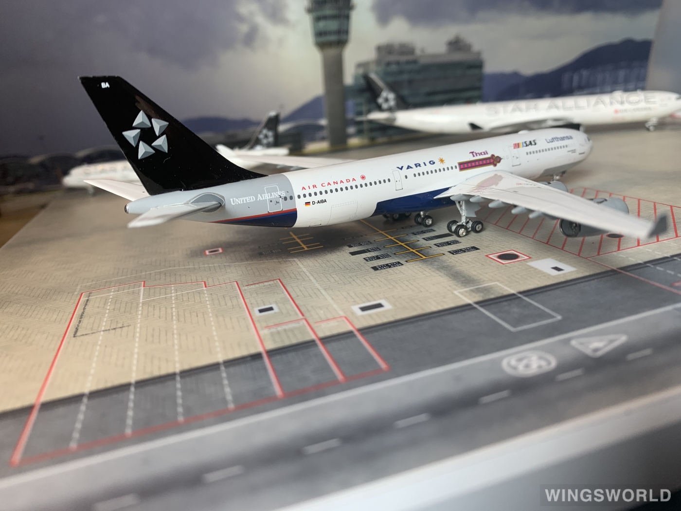 Phoenix 1:400 PH04009 Lufthansa 汉莎航空 Airbus A340-200 D-AIBA