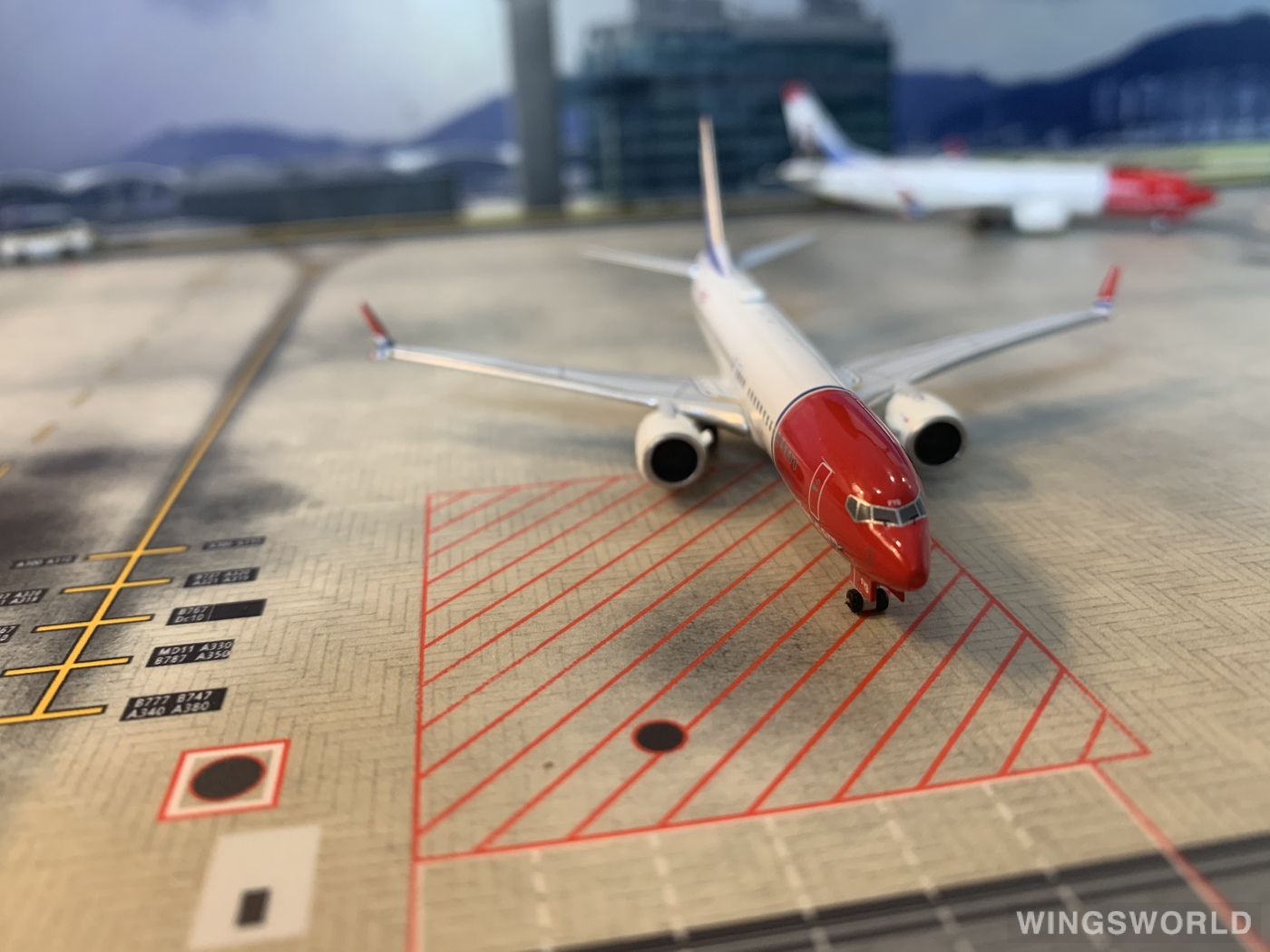 AeroClassics 1:400 AC419352 Norwegian Air Shuttle 挪威航空 Boeing 737 MAX 8 EI-FYB