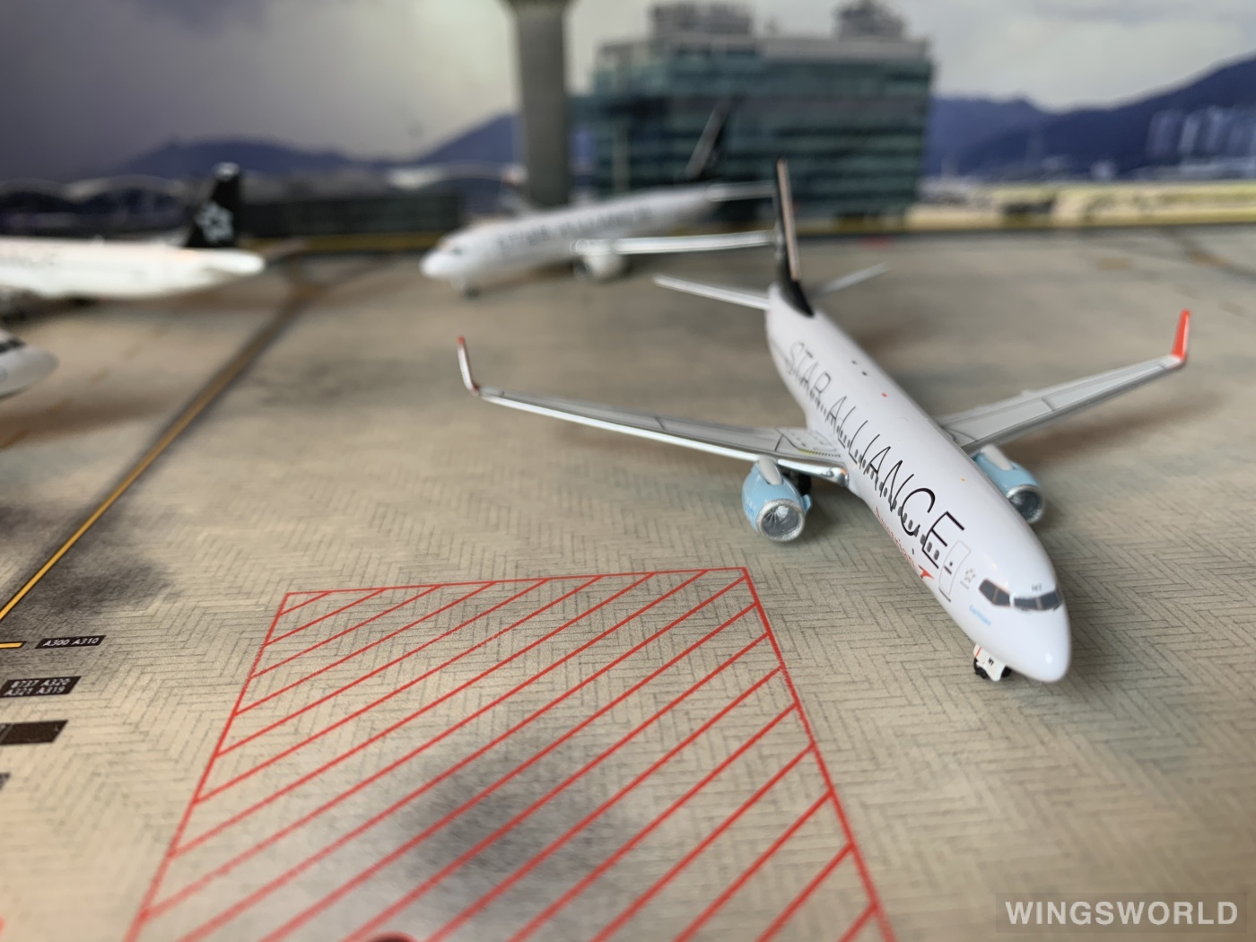 Witty 1:400 WT4738016 Austrian Airlines 奥地利航空 Boeing 737-800 OE-LNT