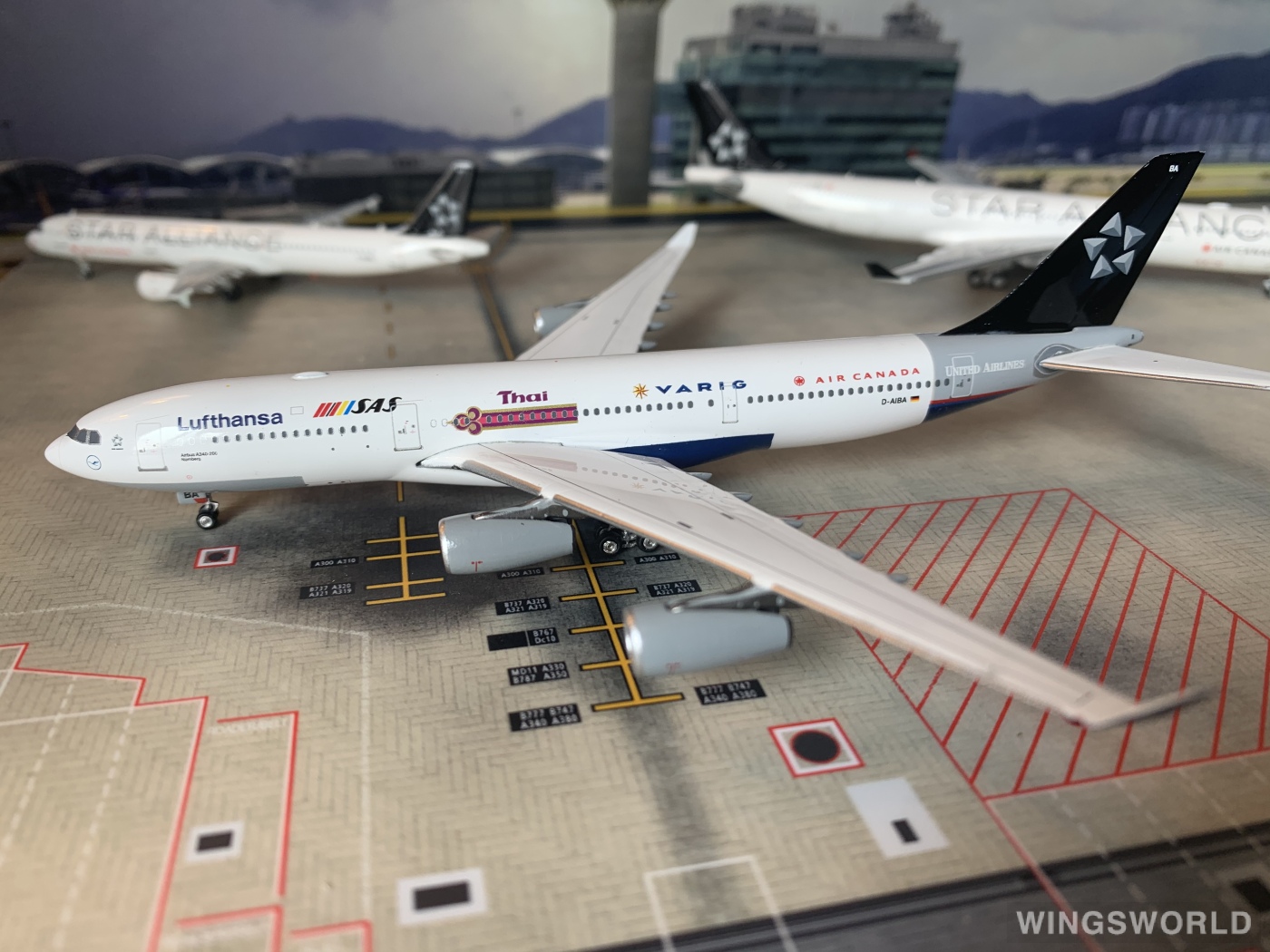Phoenix 1:400 PH04009 Lufthansa 汉莎航空 Airbus A340-200 D-AIBA