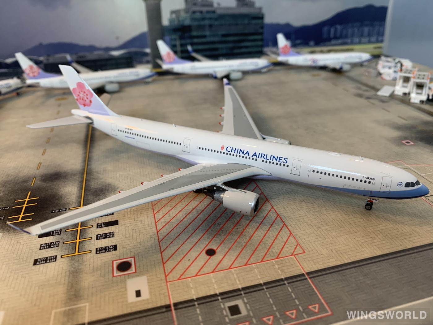 Phoenix 1:400 PH11249 China Airlines 中华航空 Airbus A330-300 B-18359