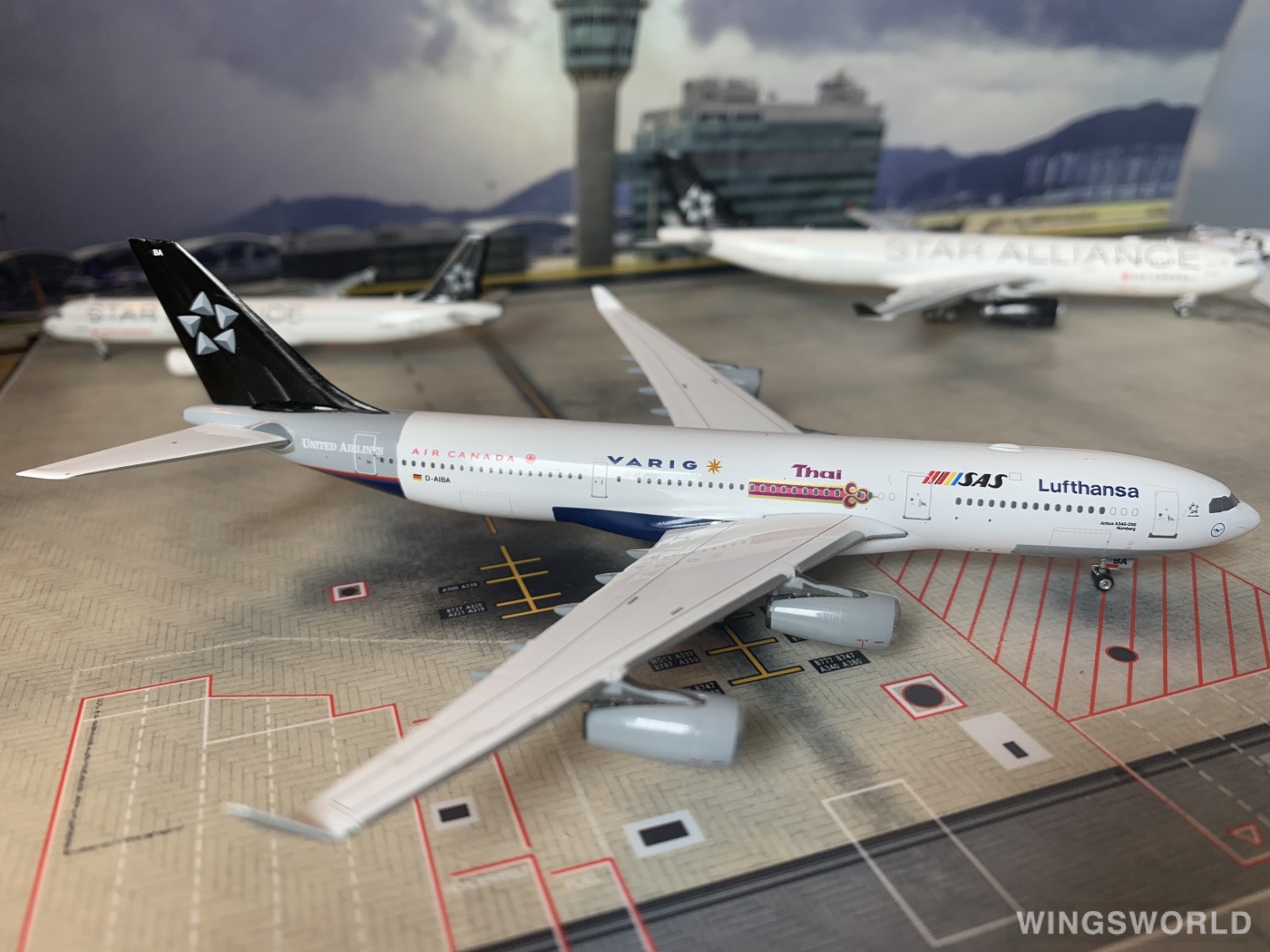 Phoenix 1:400 PH04009 Lufthansa 汉莎航空 Airbus A340-200 D-AIBA