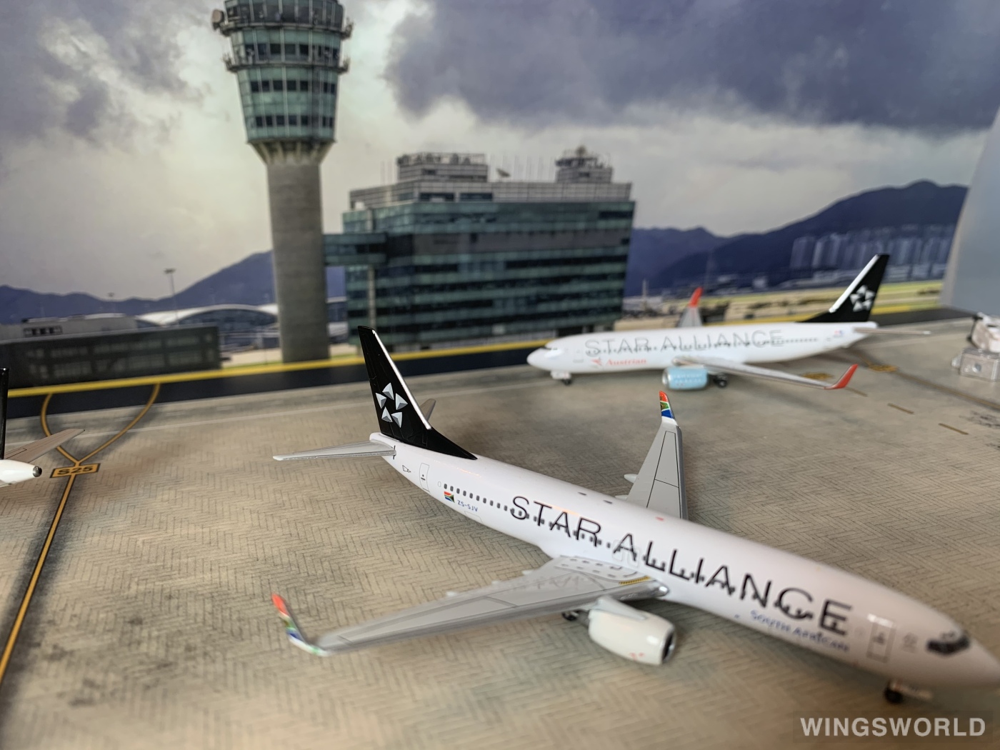 Witty 1:400 WT4738020 South African Airways 南非航空 Boeing 737-800 ZS-SJV