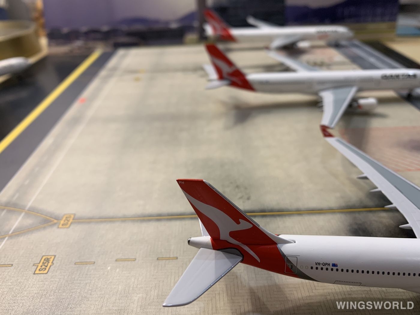 AeroClassics 1:400 AC4VHQPH Qantas 澳洲航空 Airbus A330-300 VH-QPH