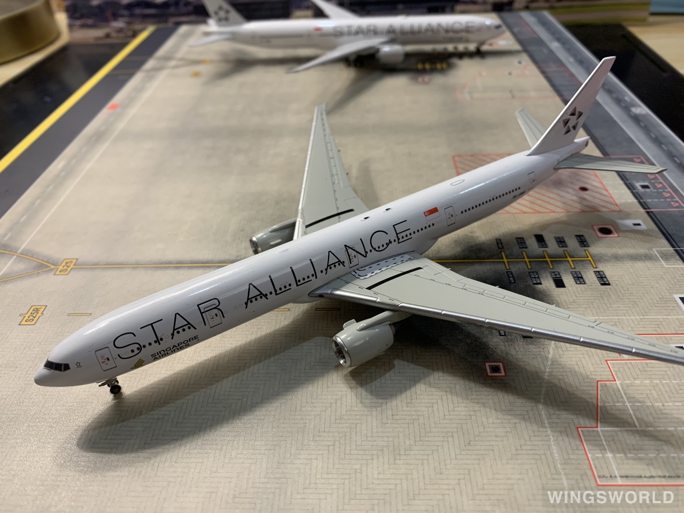 JC Wings 1:400 XX4920 Singapore Airlines 新加坡航空 Boeing 777-300ER 9V-SWI