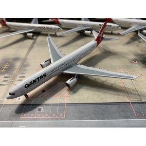 Qantas 澳洲航空 Airbus A330-300 VH-QPG  AC4VHQPG AeroClassics 1:400