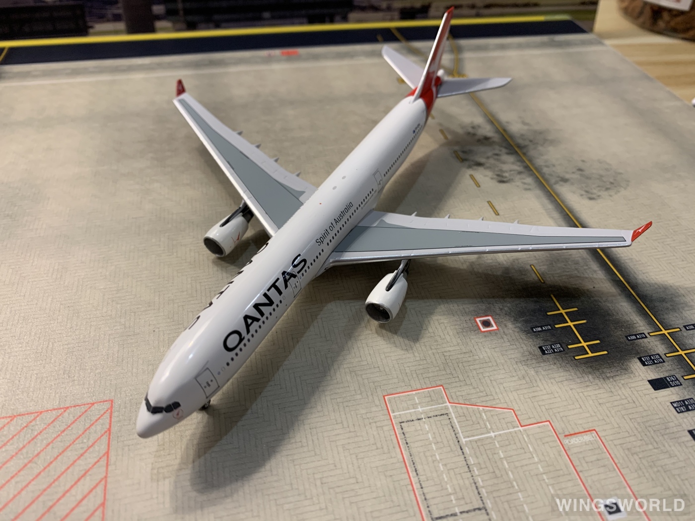 AeroClassics 1:400 AC4VHQPH Qantas 澳洲航空 Airbus A330-300 VH-QPH