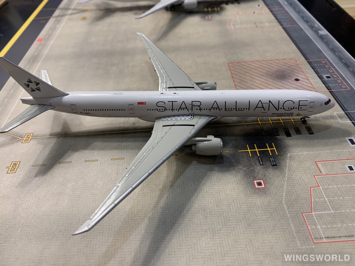 JC Wings 1:400 XX4920 Singapore Airlines 新加坡航空 Boeing 777-300ER 9V-SWI