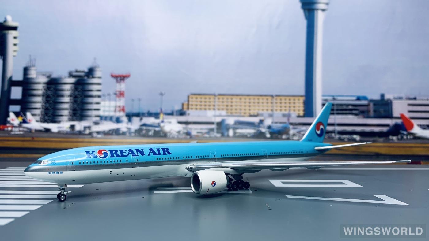 Apollo 1:400 A13088 Korean Air 大韩航空 Boeing 777-300ER HL8218