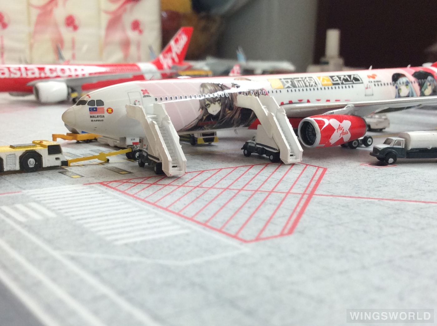 Phoenix 1:400 PH04236 AirAsia 亚洲航空 Airbus A330-300 9M-XXB