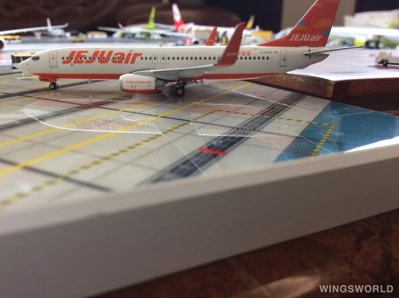 Phoenix 1:400 PH04212 Jeju Air 济州航空 Boeing 737-800 HL8062