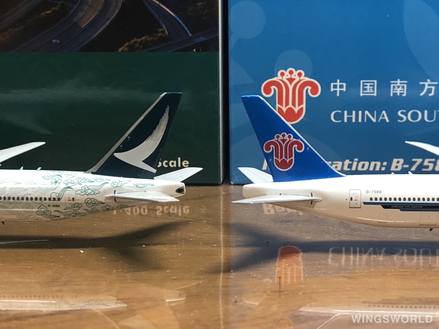 Phoenix 1:400 PH04146 Cathay Pacific 国泰航空 Boeing 777-300 B-HNK