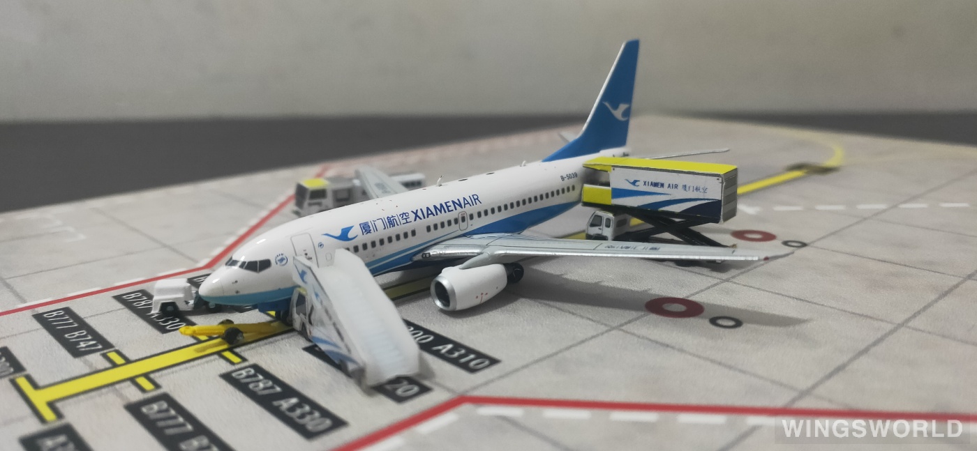 Phoenix 1:400 PH10834 XiamenAir 厦门航空 Boeing 737-700 B-5039