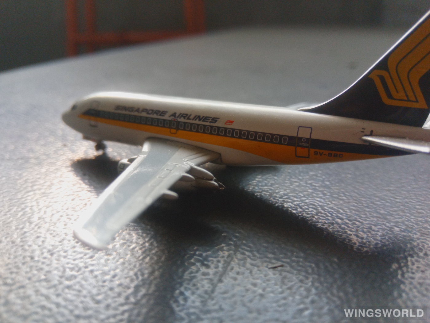 SMA 1:400 SMA031202 Singapore Airlines 新加坡航空 Boeing 737-100 9V-BBC