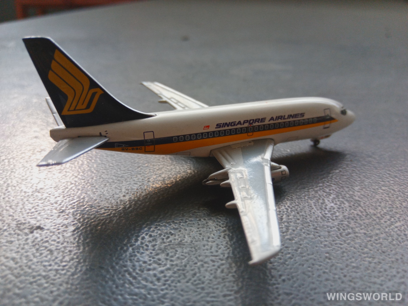 SMA 1:400 SMA031202 Singapore Airlines 新加坡航空 Boeing 737-100 9V-BBC