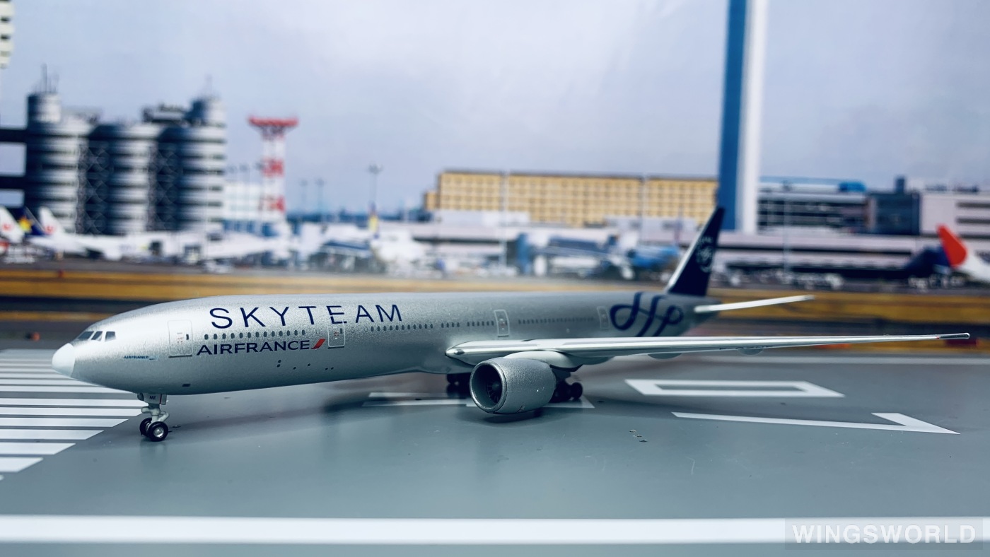Apollo 1:400 A13050 Air France 法国航空 Boeing 777-300 F-GZNE