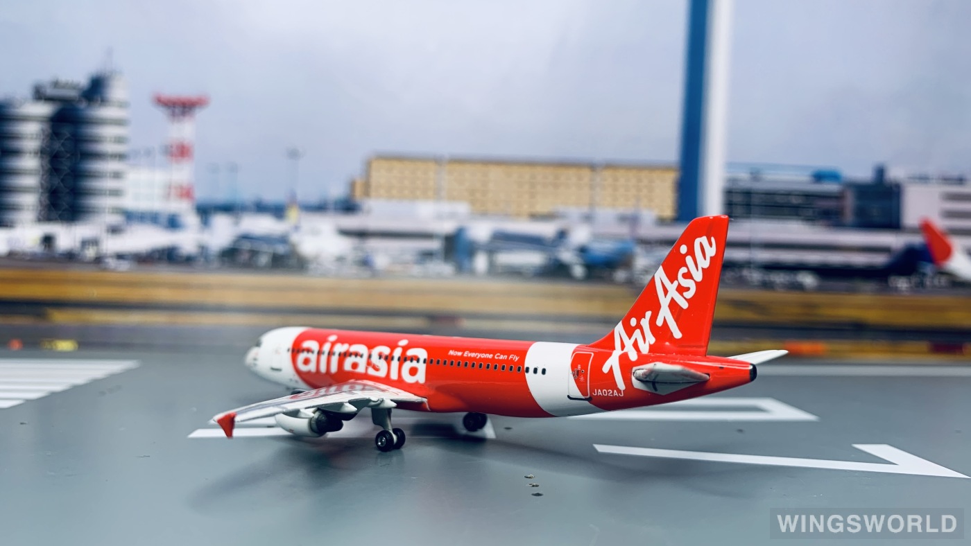 Phoenix 1:400 Airbus A320 AirAsia 亚洲航空PH10684 JA02AJ 的