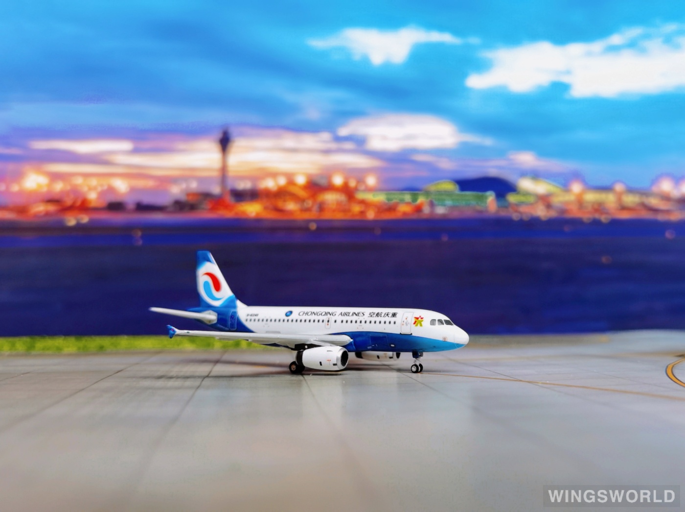 Phoenix 1:400 PH11005 Chongqing Airlines 重庆航空 Airbus A319 B-6248