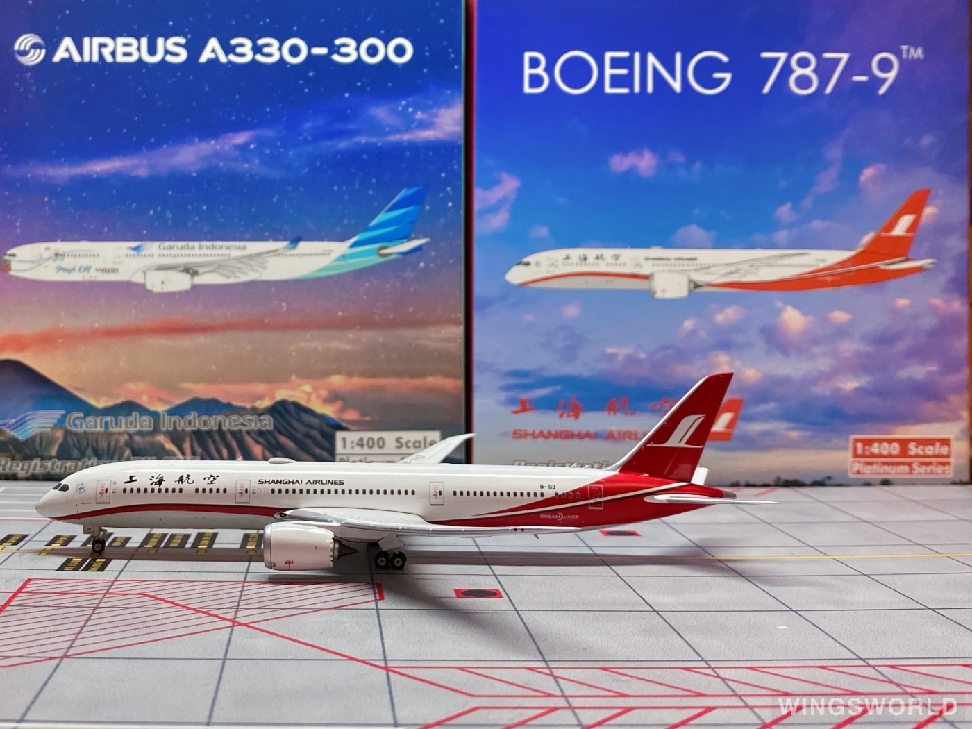 Phoenix 1:400 PH11666 Shanghai Airlines 上海航空 Boeing 787-9 B-1113