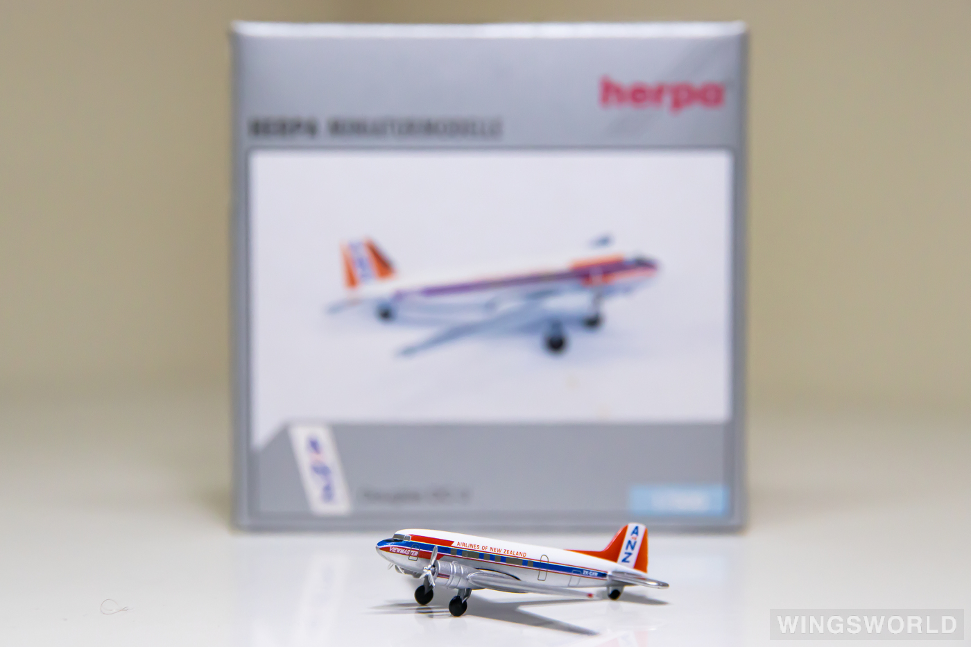Herpa 1:500 500210 Southern Pacific Airlines of New Zealand 新西兰南太平洋航空 Douglas DC-3 ZK-CAW