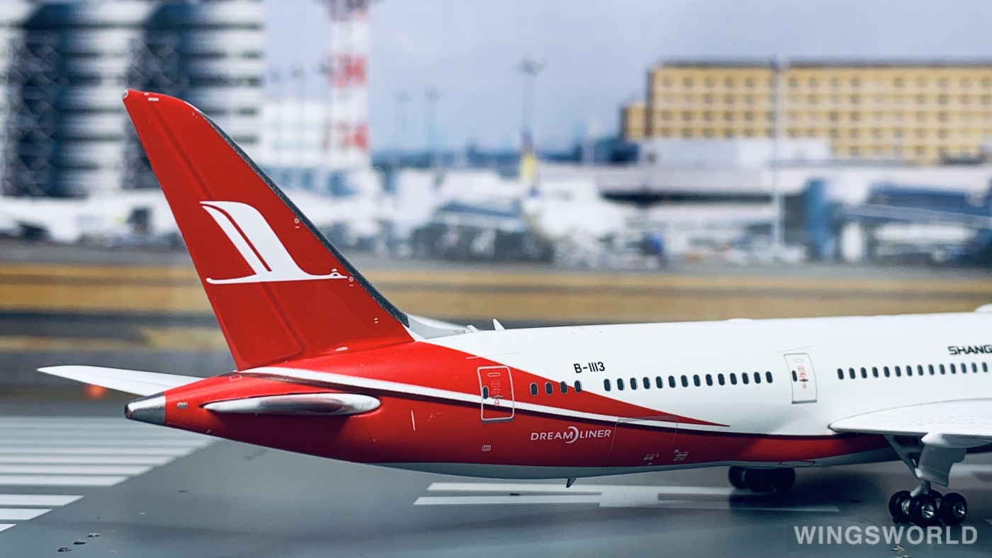Phoenix 1:400 PH11666 Shanghai Airlines 上海航空 Boeing 787-9 B-1113