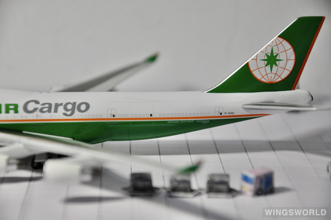 Witty 1:400 A13071 EVA Air 长荣航空 Boeing 747-400 B-16462