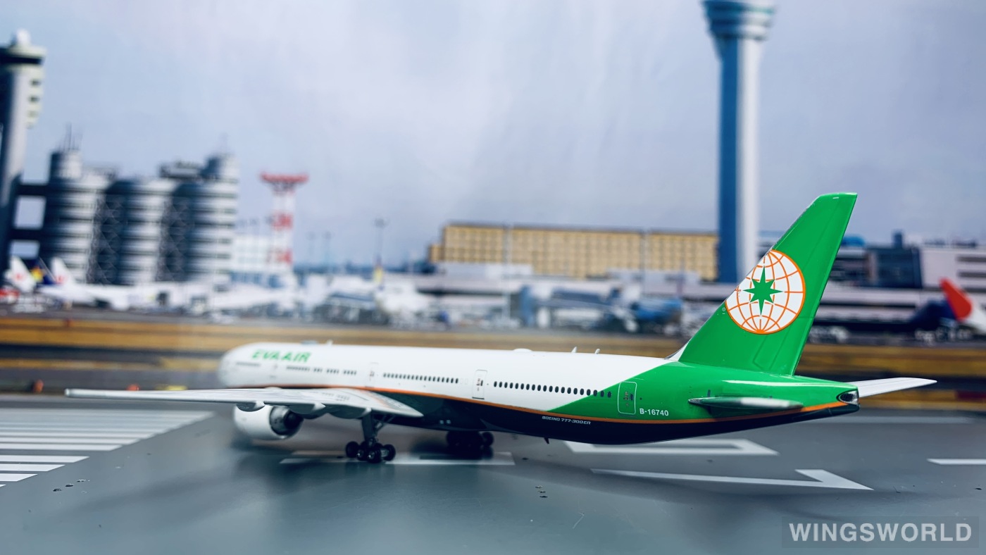 Phoenix 1:400 PH04364 EVA Air 长荣航空 Boeing 777-300ER B-16740