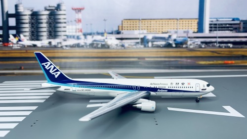 ANA 全日空 Boeing 767-300 JA8970  BB4-2004-15B Big Bird 1:400