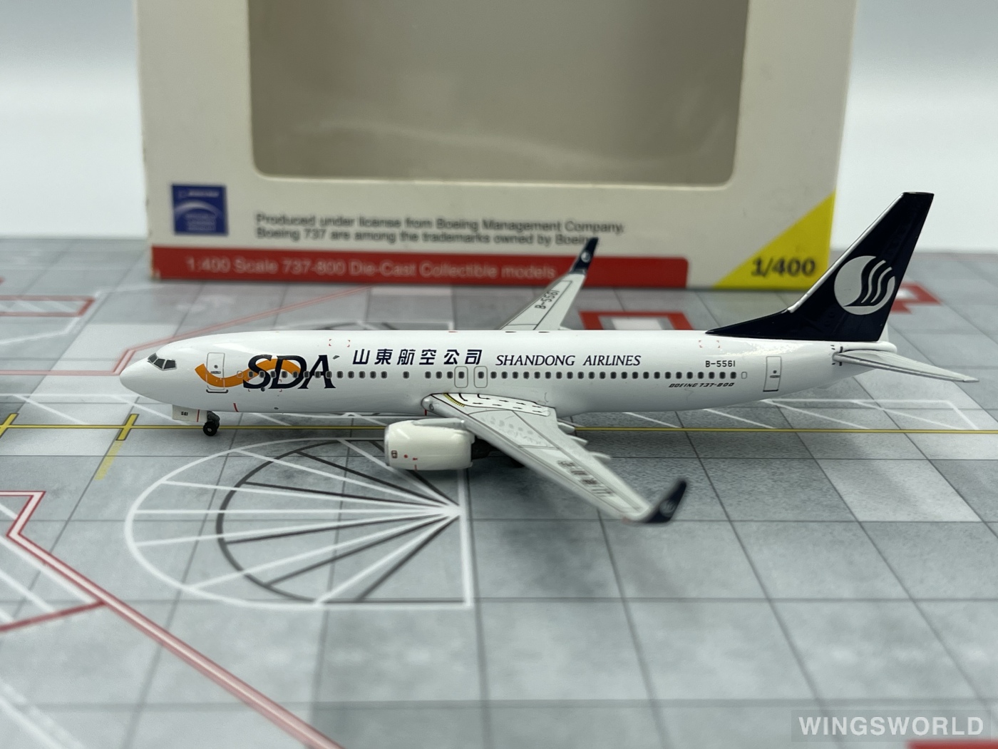 Witty 1:400 WT4738014 Shandong Airlines 山东航空 Boeing 737-800 B-5561