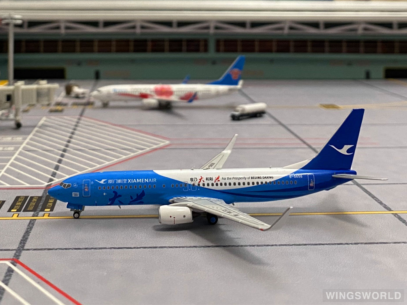 NGmodels 1:400 NG58082 XiamenAir 厦门航空 Boeing 737-800 B-5656