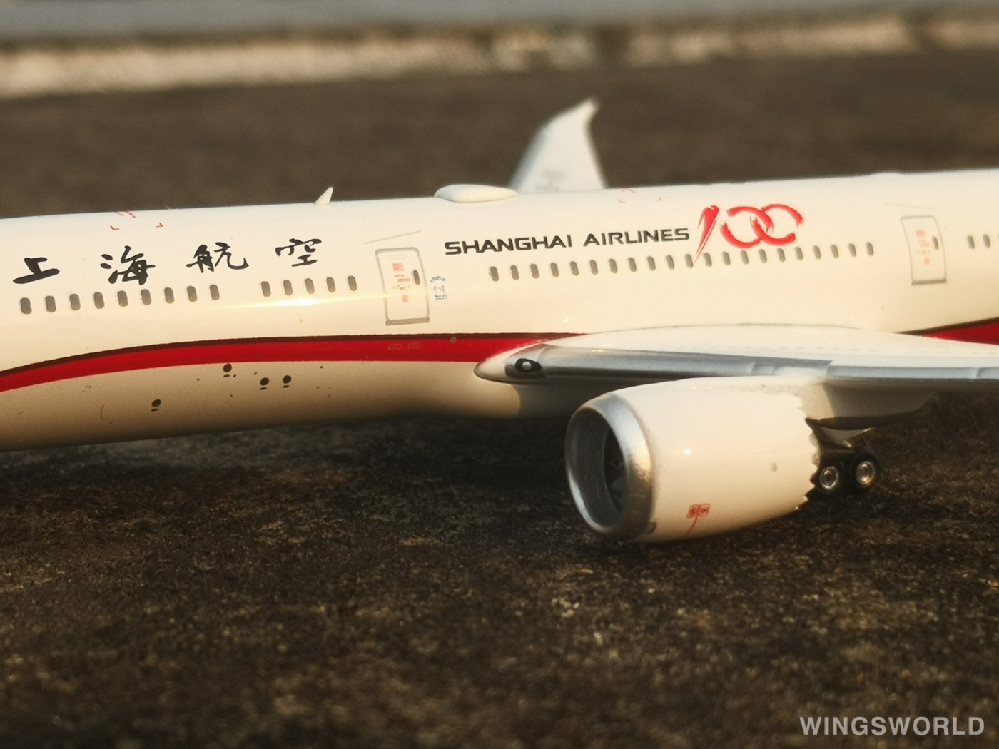 Phoenix 1:400 PH4B1111 Shanghai Airlines 上海航空 Boeing 787-9 B-1111