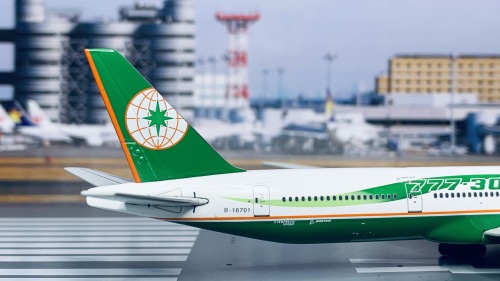 EVA Air 长荣航空 Boeing 777-300ER B-16701 丝带波浪彩绘 PH10078 Phoenix 1:400