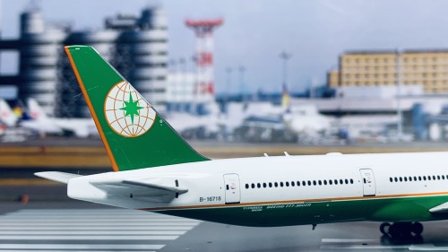 Phoenix 1:400 Boeing 777-300ER EVA Air 长荣航空PH10966 B-16718 的