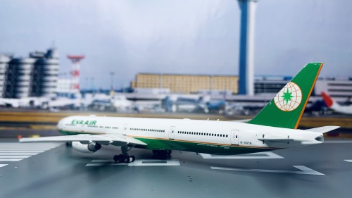 EVA Air 长荣航空 Boeing 777-300ER B-16718  PH10966 Phoenix 1:400