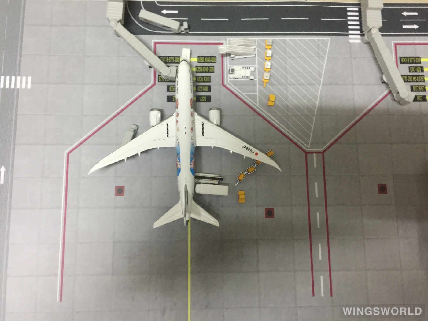 JC Wings 1:400 XX4117 Japan Airlines 日本航空 Boeing 787-8 JA828J