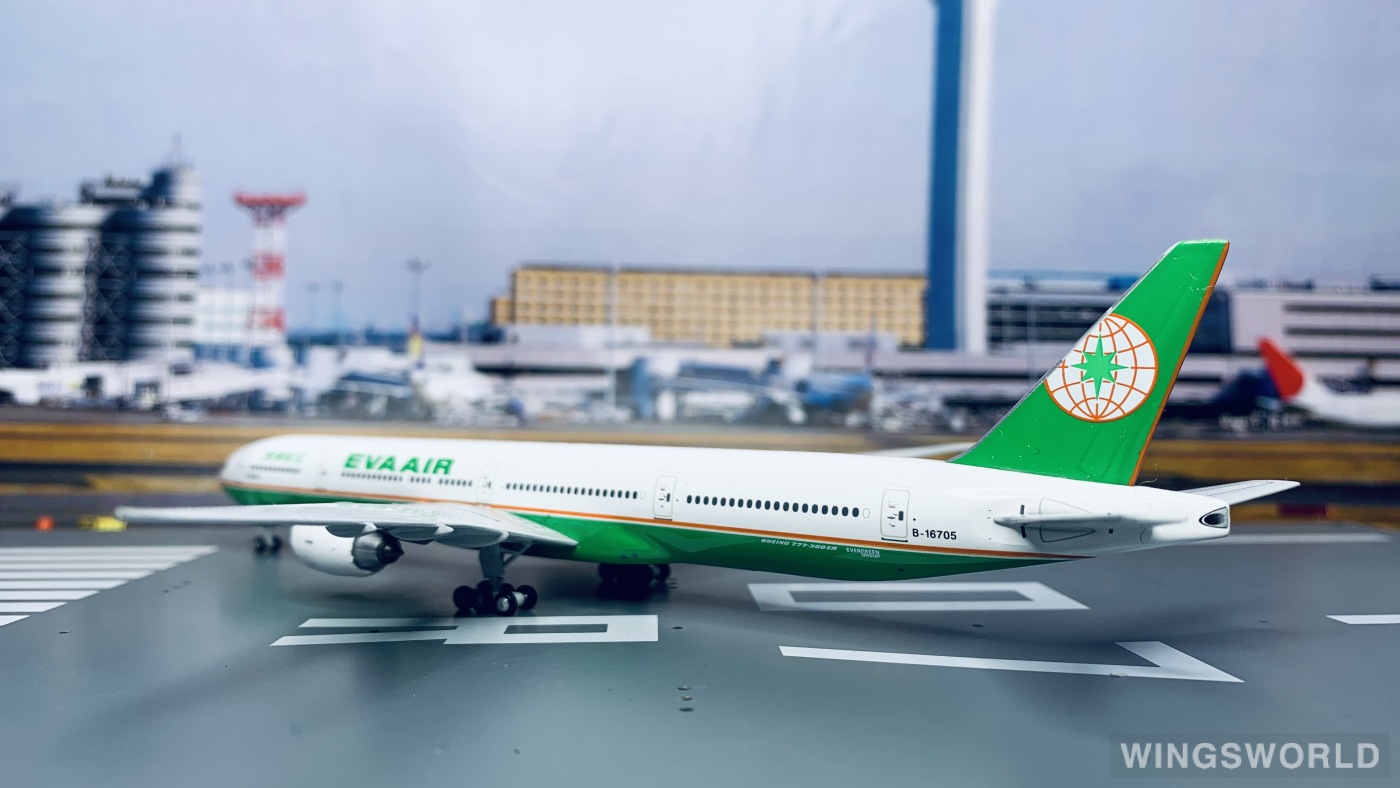 Phoenix 1:400 PH10202 EVA Air 长荣航空 Boeing 777-300ER B-16705