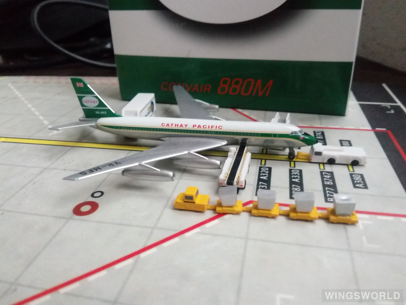 Apollo 1:400 A201301 Cathay Pacific 国泰航空 Convair 880 VR-HFS