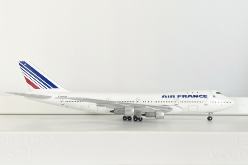 航空機・ヘリコプター 1/400 BIG BIRD AIR FRANCE B747-100 Big Bird Air France Boeing 747-100 “Old Livery” F-BPVL