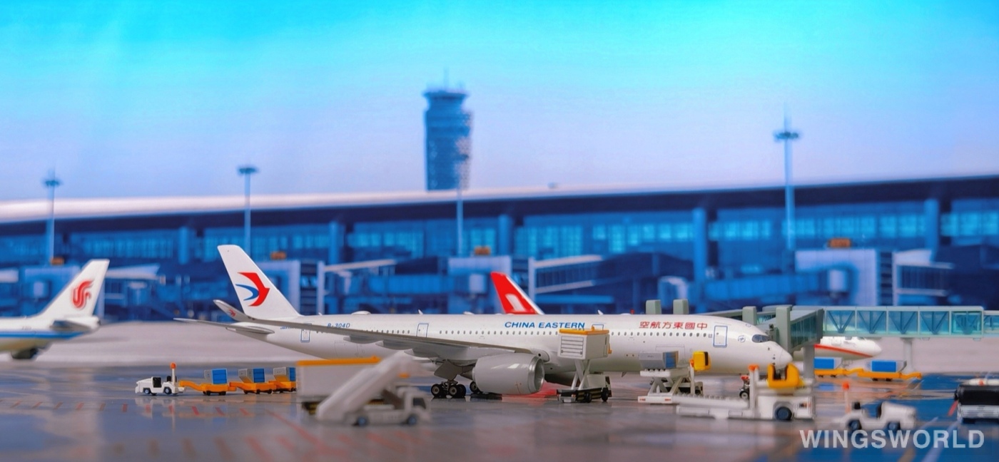 Phoenix 1:400 PH11496 China Eastern 中国东方航空 Airbus A350-900 B-304D