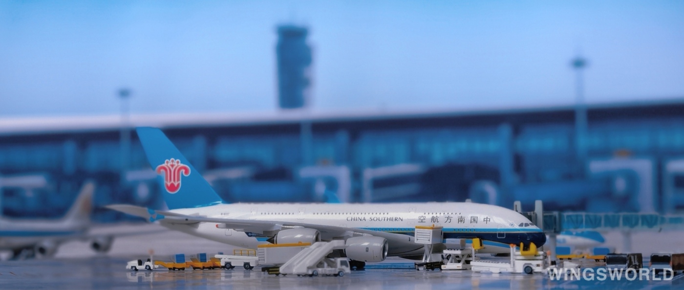 Phoenix 1:400 PH11535 China Southern 中国南方航空 Airbus A380-800 B-6137