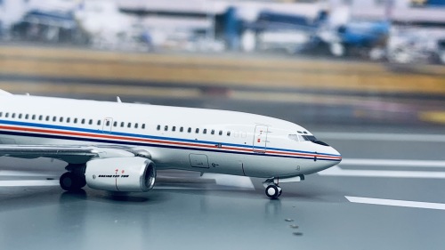 PLAAF 中国空军 Boeing 737-700 B-4025  202101 Pandamodel 1:400