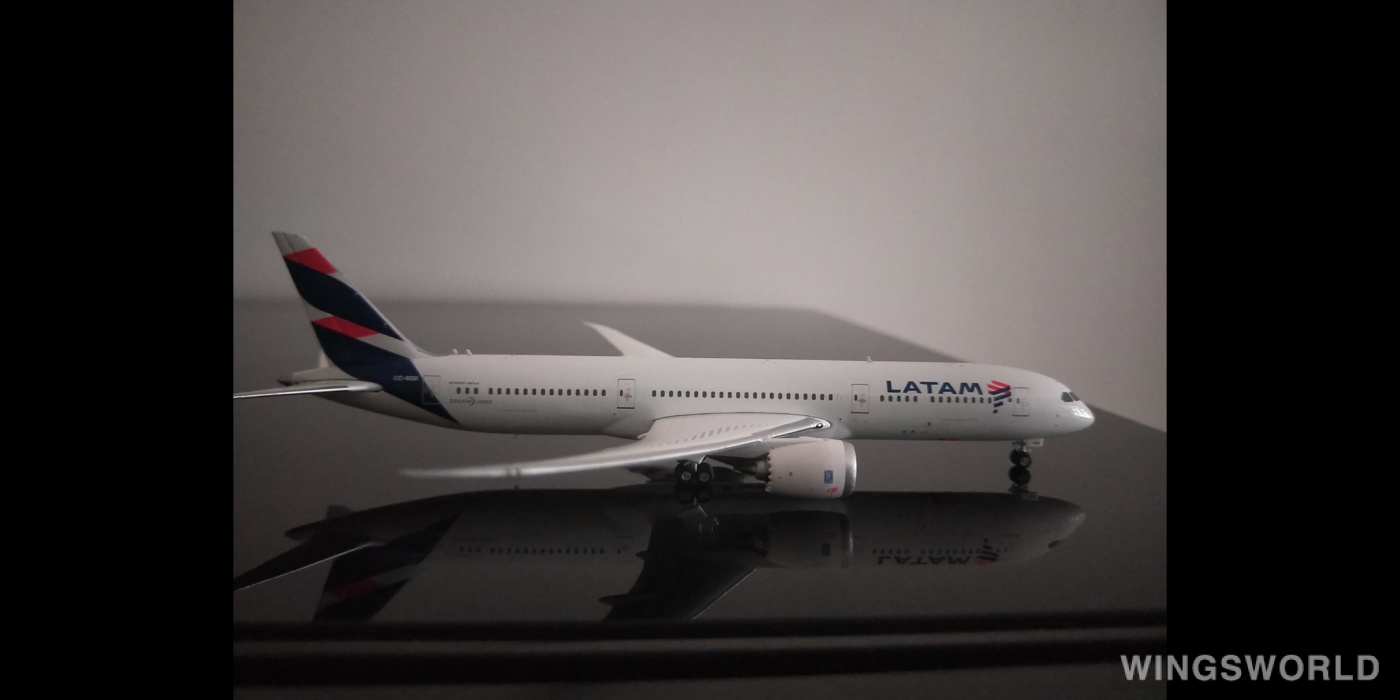 Phoenix 1:400 PH11273 LATAM 南美航空集团 Boeing 787-9 CC-BGK