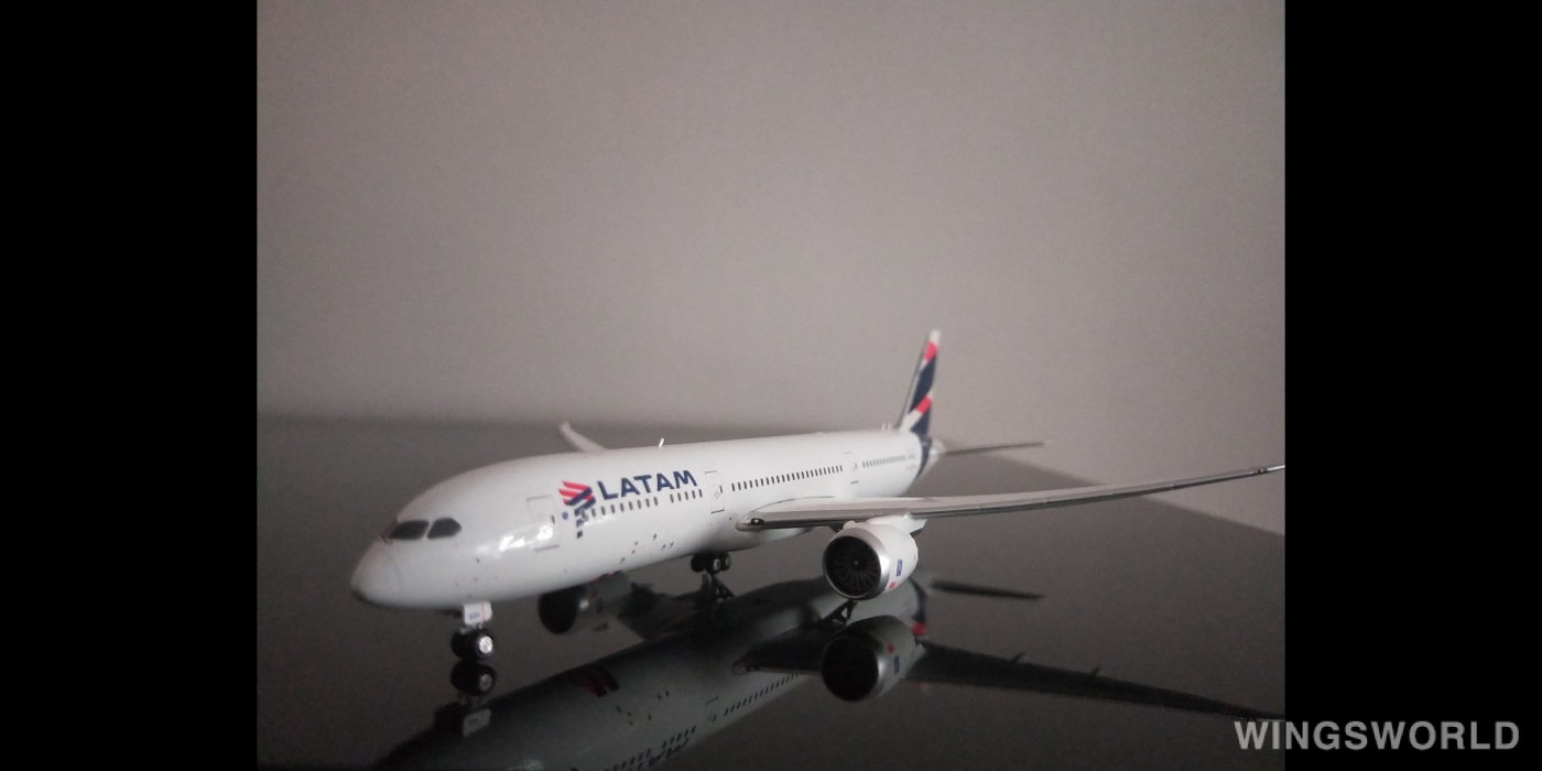Phoenix 1:400 PH11273 LATAM 南美航空集团 Boeing 787-9 CC-BGK