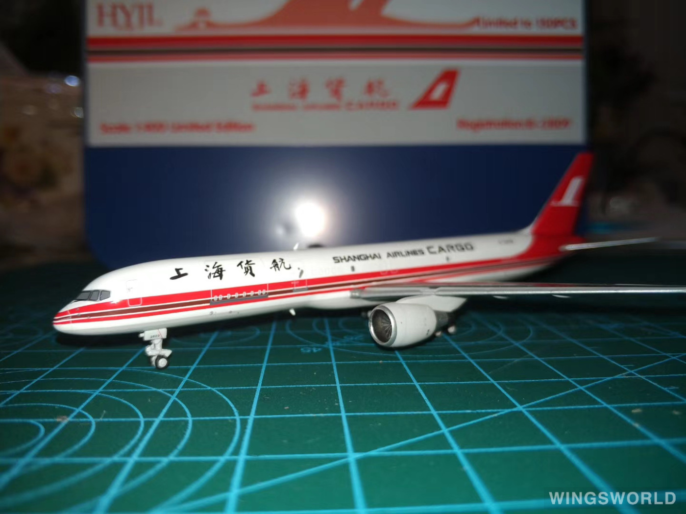 HYJLwings 1:400 HYJL57011 Shanghai Airlines 上海航空 Boeing 757-200 B-2809