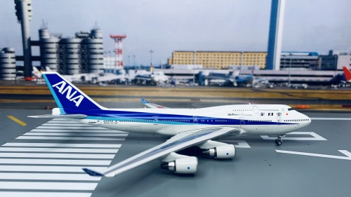 Phoenix 1:400 Boeing 747-400 ANA 全日空PH04372 JA8097 的相册- 飞机