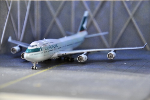 航空機・ヘリコプター CX Cathay Pacific Boeing 747-400 \"B-HUI\" Cathay Pacific and its passengers pay tribute to the Boeing