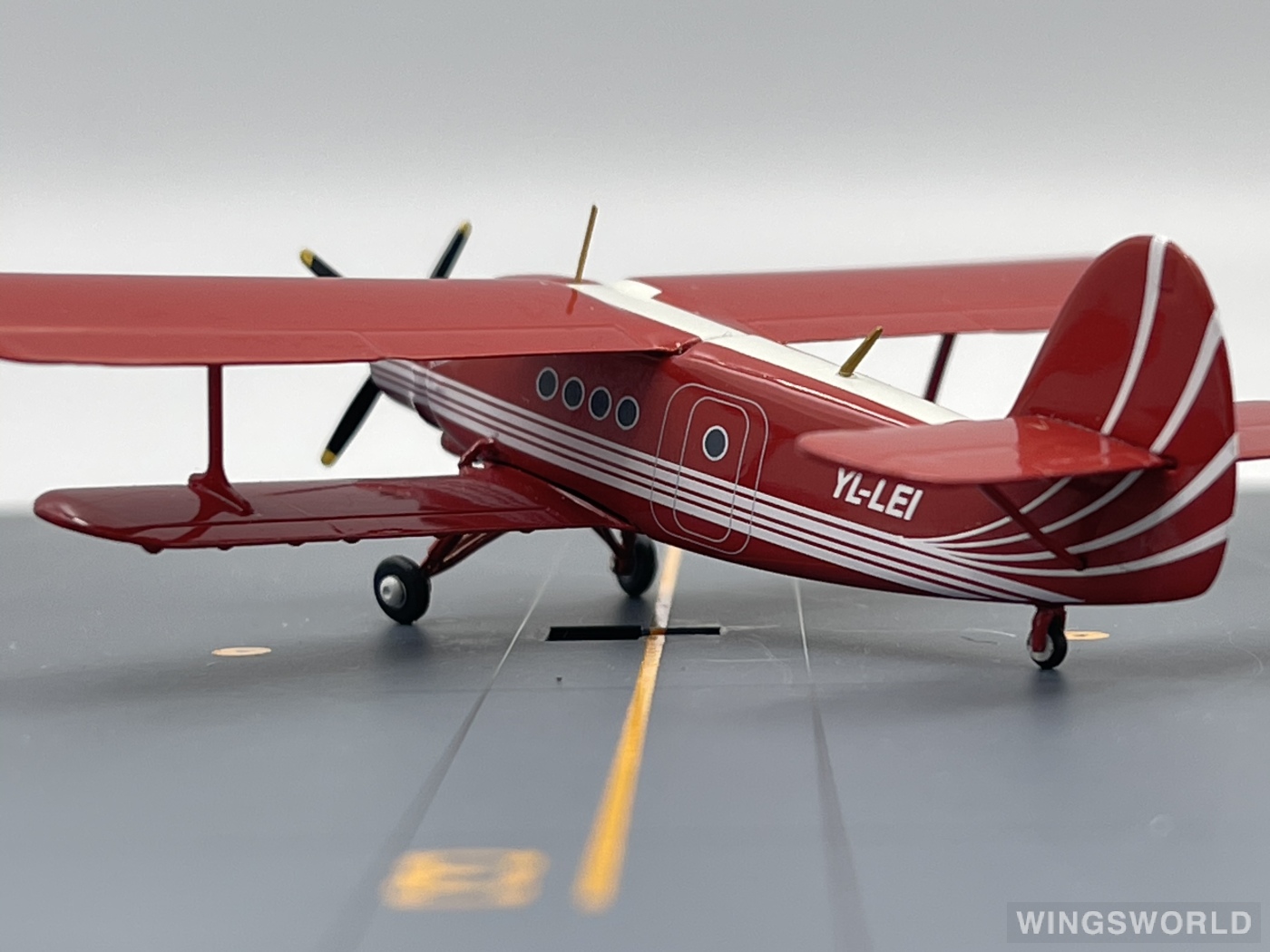 Herpa 1:200 555500 Antonov Club Avianna Antonov An-2 YL-LEI